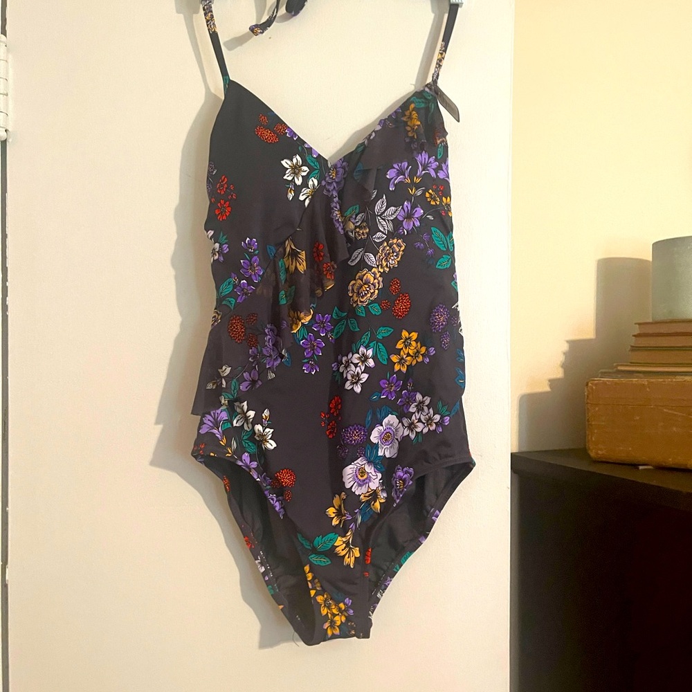 Gray floral swimsuit NWT